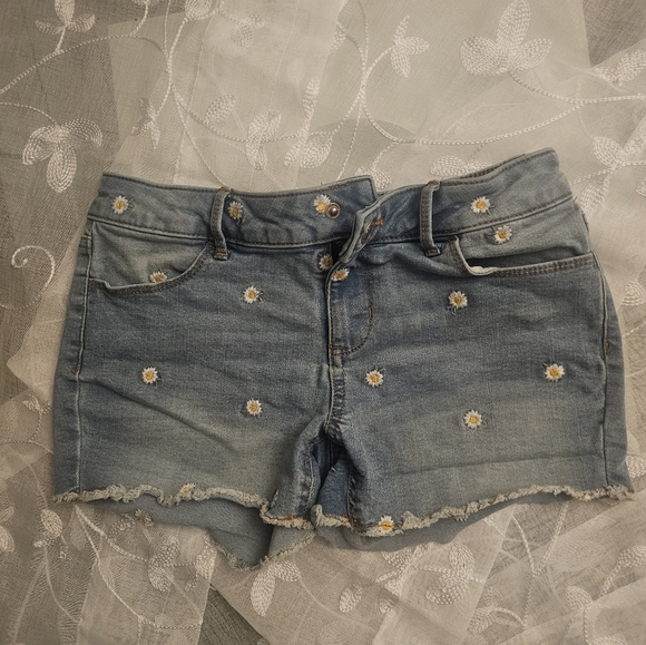 Embroidered Denim Shorts with Daisies - Picture 1 of 4